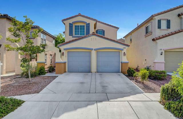 Great 4 BD Summerlin Willows Home- DOWNSTAIRS BEDROOM AND BATH!!! Within Walking Distance to NEW Whole Foods. a MUST SEE! photos photos