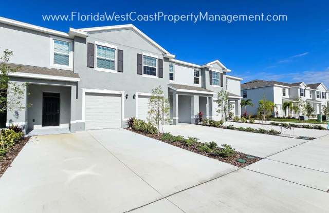 SPACIOUS STAR FARMS 3 BEDROOM/2.5 BATH TOWNHOME PRE-LEASING FOR APRIL 2026! - 17511 Crescent Moon Loop, Manatee County, FL 34211
