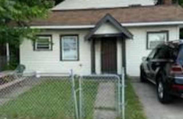 13900 Lakeshore Boulevard photos photos