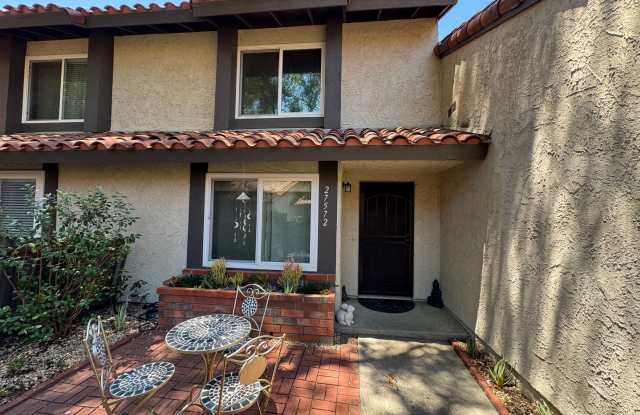 Light-Filled 3-Bedroom Home in Desirable Agoura Hills Community photos photos