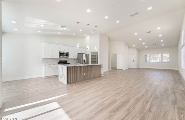 9205 Desert Village Avenue Gallery 1