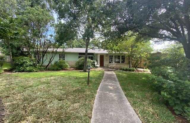1004 Ivy Lane photos photos