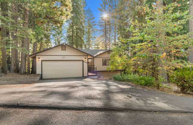3-Bedroom Home with Forest Views in Pollock Pines Gallery 1