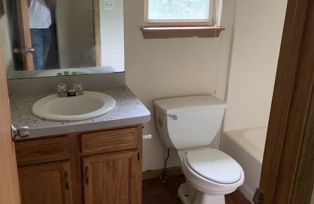 1035 Linn Drive - 1 Gallery 3