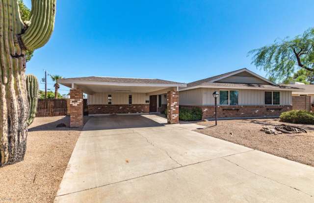 3346 E Cochise Drive Gallery 2