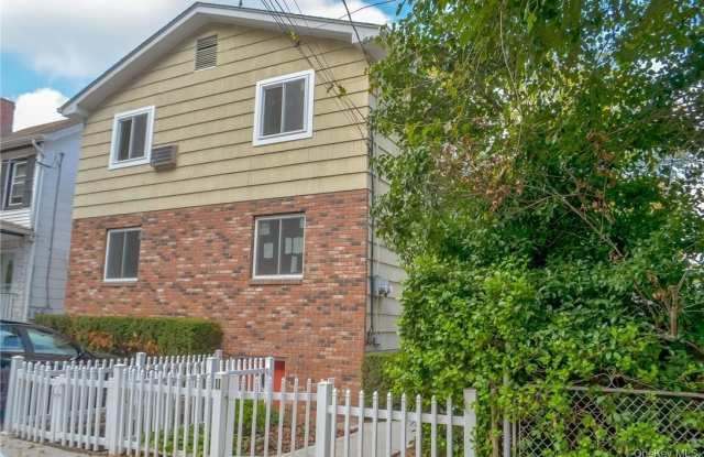 11 Elm Street unit: 2Nd Floor - 11 Elm Street, Sleepy Hollow, NY 10591