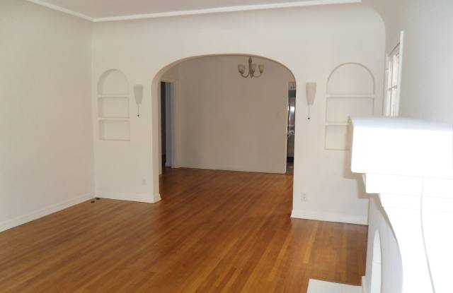 363 North Gardner Street Gallery 3
