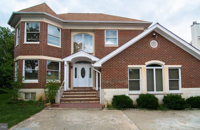 5 S GARFIELD STREET - 5 South Garfield Street, Arlington, VA 22204