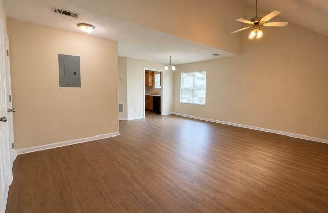 ROOMMATE MATCHING HOME! 1/2 OFF DEPOSIT SPECIAL! PRE-LEASING FOR AUGUST 2 2027! Gallery 4