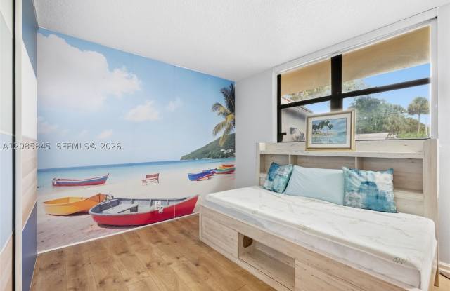 111 Lake Emerald Dr Gallery 1