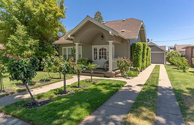 204 S California St - 204 California Street, Lodi, CA 95240