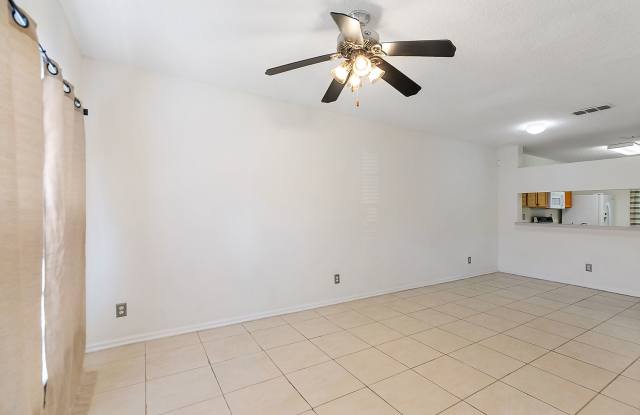 10 Minutes from the Beach! Gallery 4