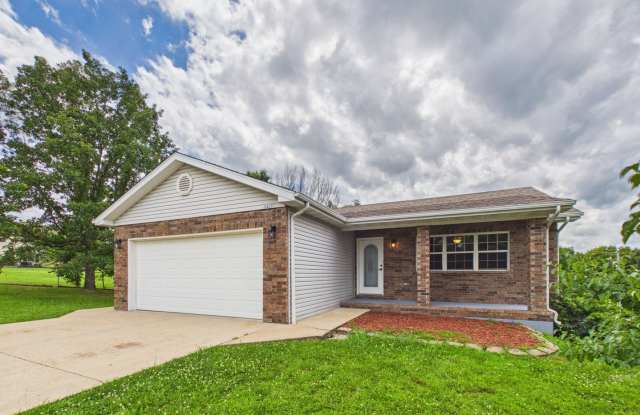 SHORT TERM LEASE ONLY - 4 Bed 2.5 Bath w/ Fenced Yard Gallery 1