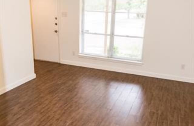 2736 Belhaven Drive Gallery 2