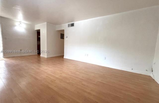 8617 SW 68th Ct Gallery 4