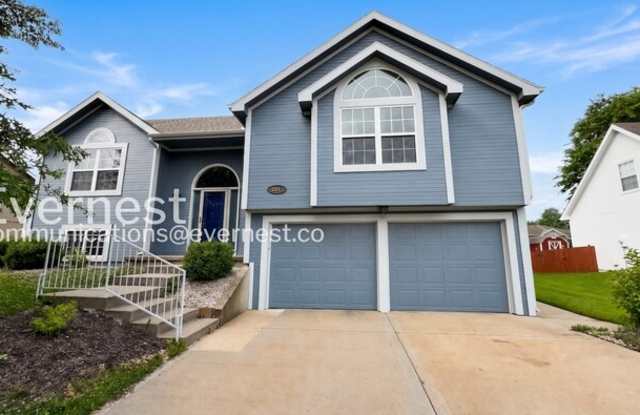 2217 Magnolia Drive - 2217 Magnolia Drive, Leavenworth, KS 66048