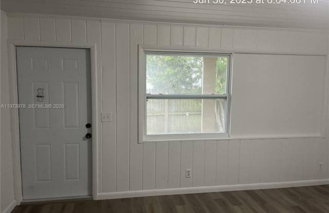 4000 Greenwood Ave photos photos 4000 Greenwood Ave photos photos