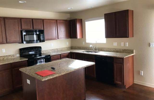 Spacious Home on Manistique For Rent Gallery 4