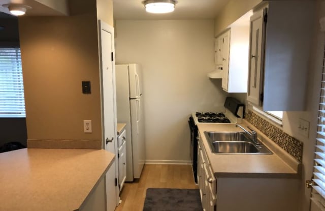 2530 Leticoe St - 2530 Leticoe Street, Pittsburgh, PA 15203