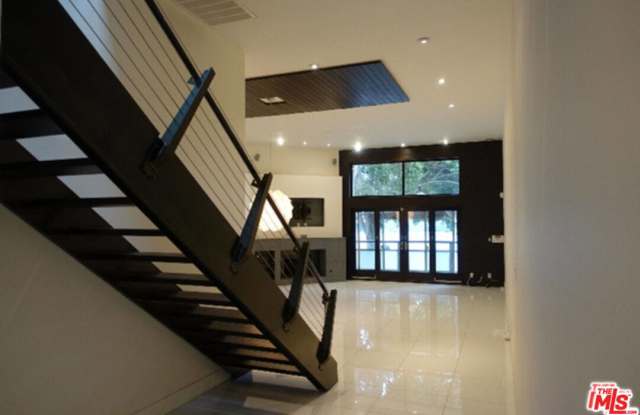 3950 VIA DOLCE - 3950 Via Dolce, Los Angeles, CA 90292