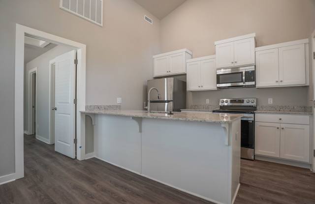 1 Bedroom 1 Bath Cottage in Fayetteville! Gallery 4