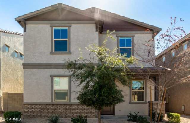 Gorgeous 4 bedroom, 3.5 bath w/2 car garage.  Great location in Mesa! Gallery 4