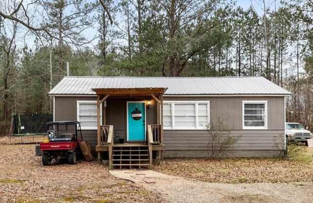 Cozy Home on 1.22 acres in Beauregard photos photos