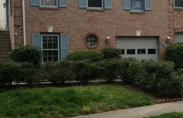 7334 MALLORY LN - 7334 Mallory Lane, Kingstowne, VA 22315