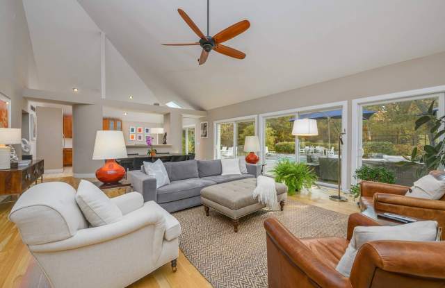 15 Fox Hollow Drive Gallery 3