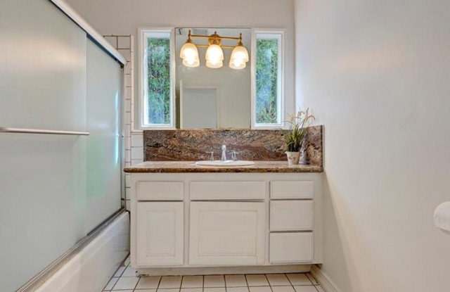 5224 Woodlake Avenue photos photos