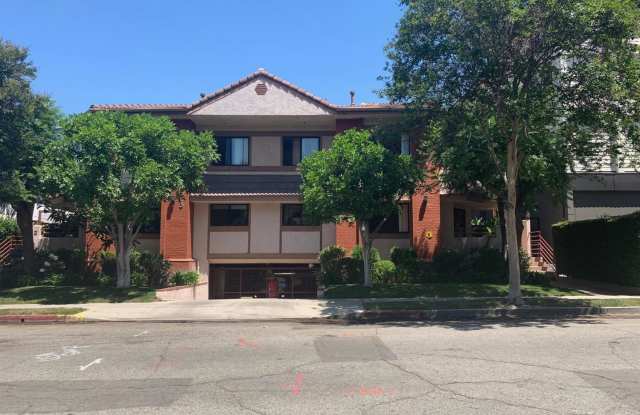 301 W loraine Street - 301 W Loraine St, Glendale, CA 91202