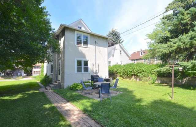 711 University Avenue Northeast - 1 photos photos