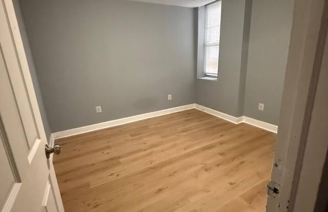 1016 W ERIE Avenue Gallery 2
