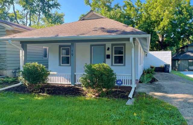 Charming Renovated Bungalow in Waldo – Modern Upgrades  Prime Location! photos photos