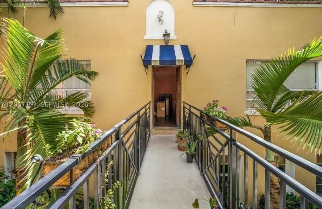 4812 Pine Tree Dr Gallery 4