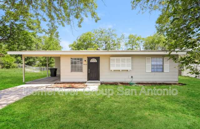 4814 Castle Arms photos photos
