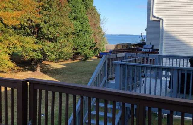 Beautiful Water View Unit Gallery 1