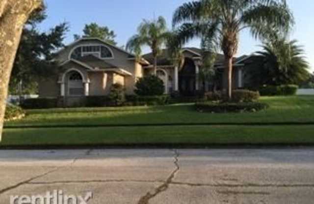 908 Academy Dr - 908 Academy Drive, Bloomingdale, FL 33511
