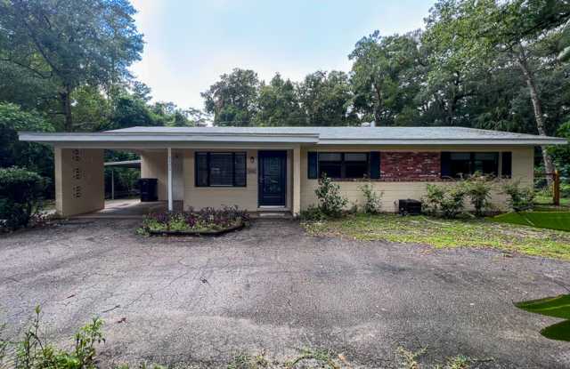 4BR/3BA with Detached Garage Conversion Available Mid August! *Application Pending* photos photos