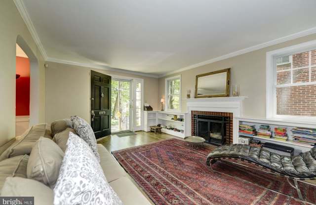 6010 32ND STREET NW Gallery 4