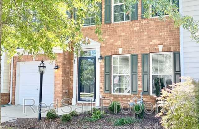 303 Daniels Dr photos photos