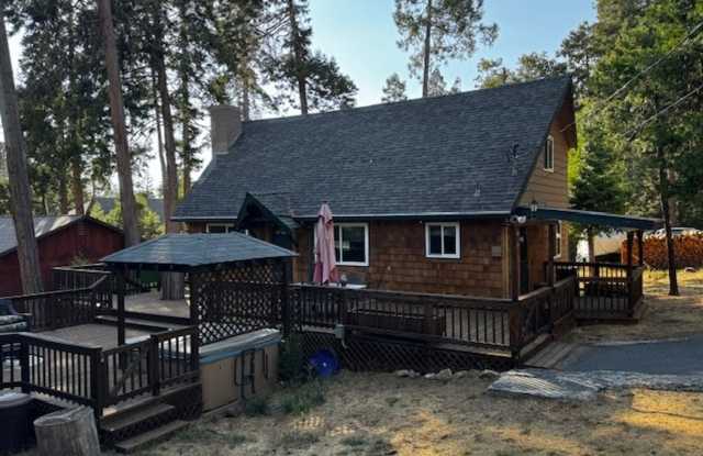 Mountain Home with Style - 24206 Lama Road, Mi-Wuk Village, CA 95346