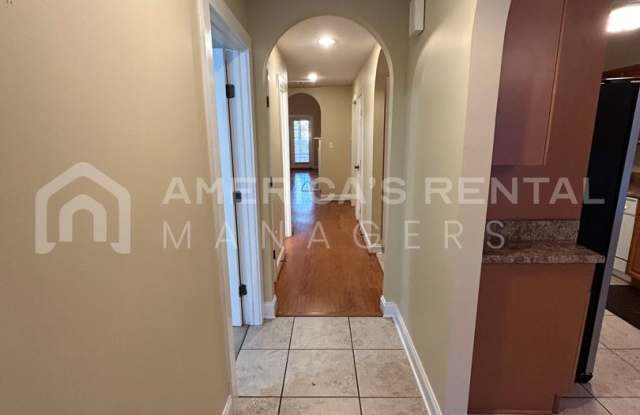 Townhome in Hoover, AL!!! Available to View Now!!! Gallery 3