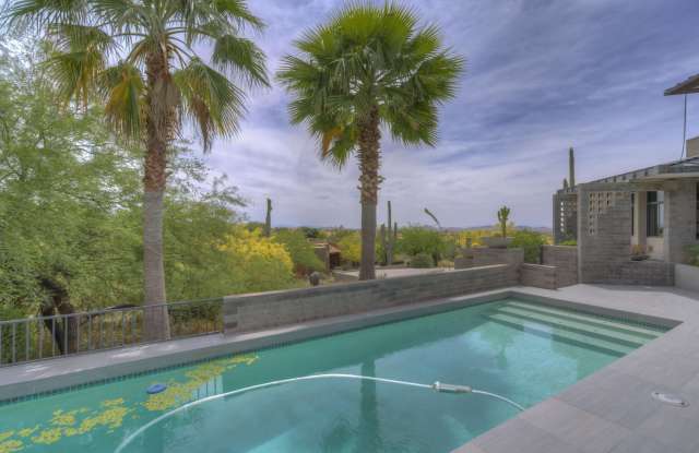 5910 E SENTINEL ROCK Road Gallery 2