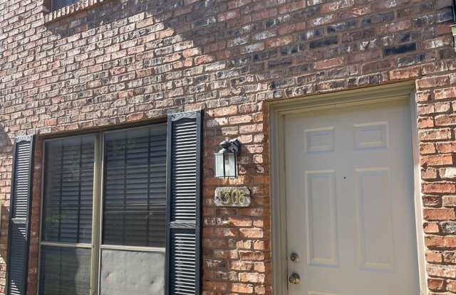 NO pets. Great Location. - 1308 Speight Avenue, Waco, TX 76706