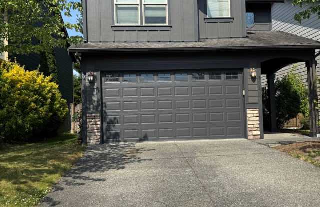 3 Bedroom 2.5 Bath. Cul-de-Sac Home. Fenced backyard $2550.00 photos photos