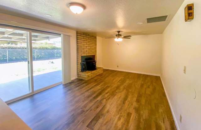 Great 3 Bedroom Home on the Westside! Gallery 4