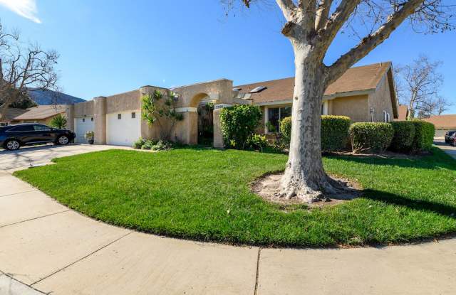 Large 2 Bed & 2 Bath Home Ready in Leisure Village Gallery 3
