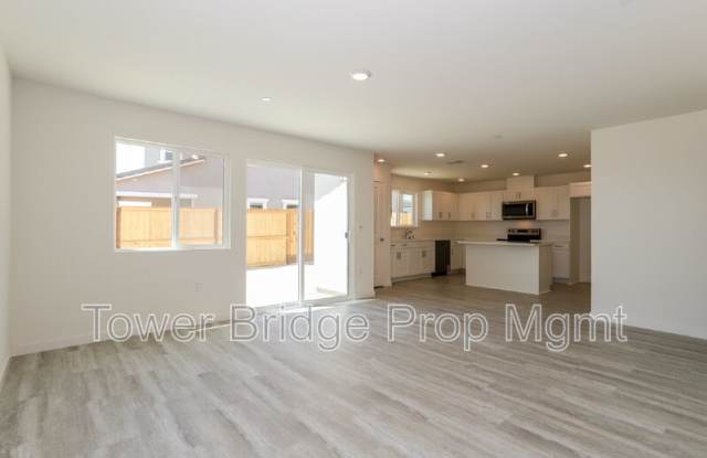 2033 Blue Star Drive Gallery 2