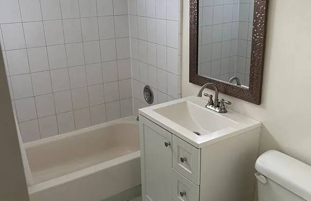 702 Meyer Ln # R Gallery 2